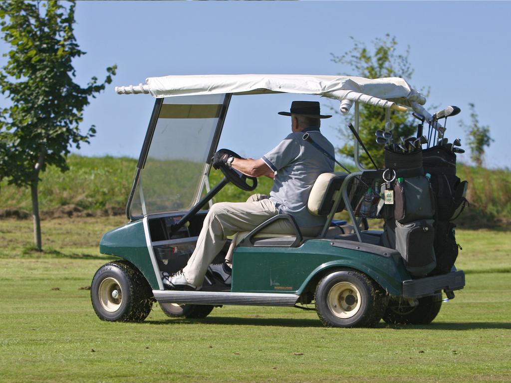 Апартаменты Golf.Intersaxonia Zschopau Экстерьер фото